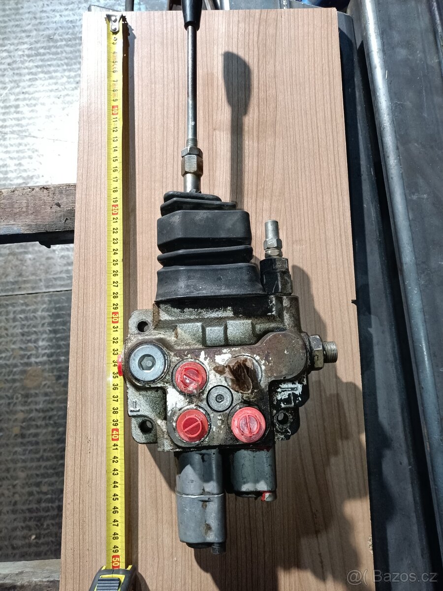 Hydraulický rozvaděč