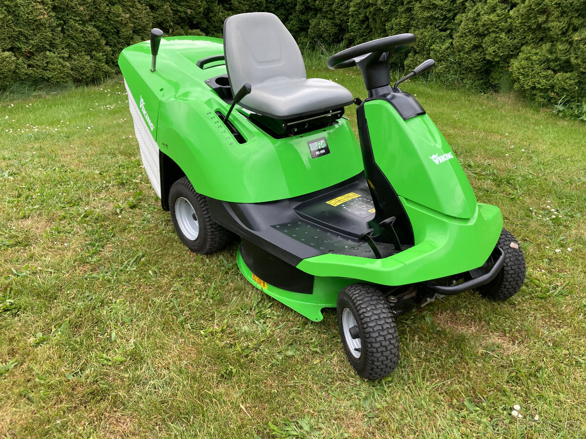 Zahradní traktor,rider Viking R 4