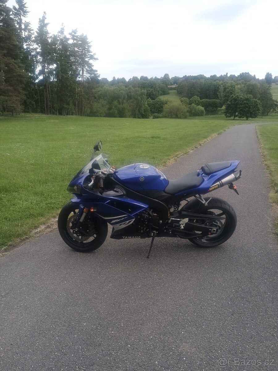 Yamaha YZF R1