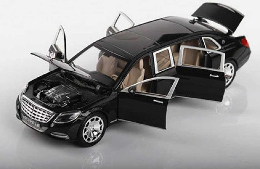 Modely 1:24 rozprodám sbírku nádherných Mercedesů v kovu