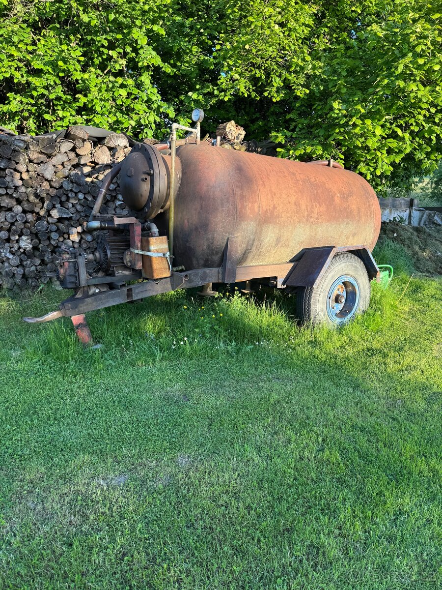 Fekál 2500l