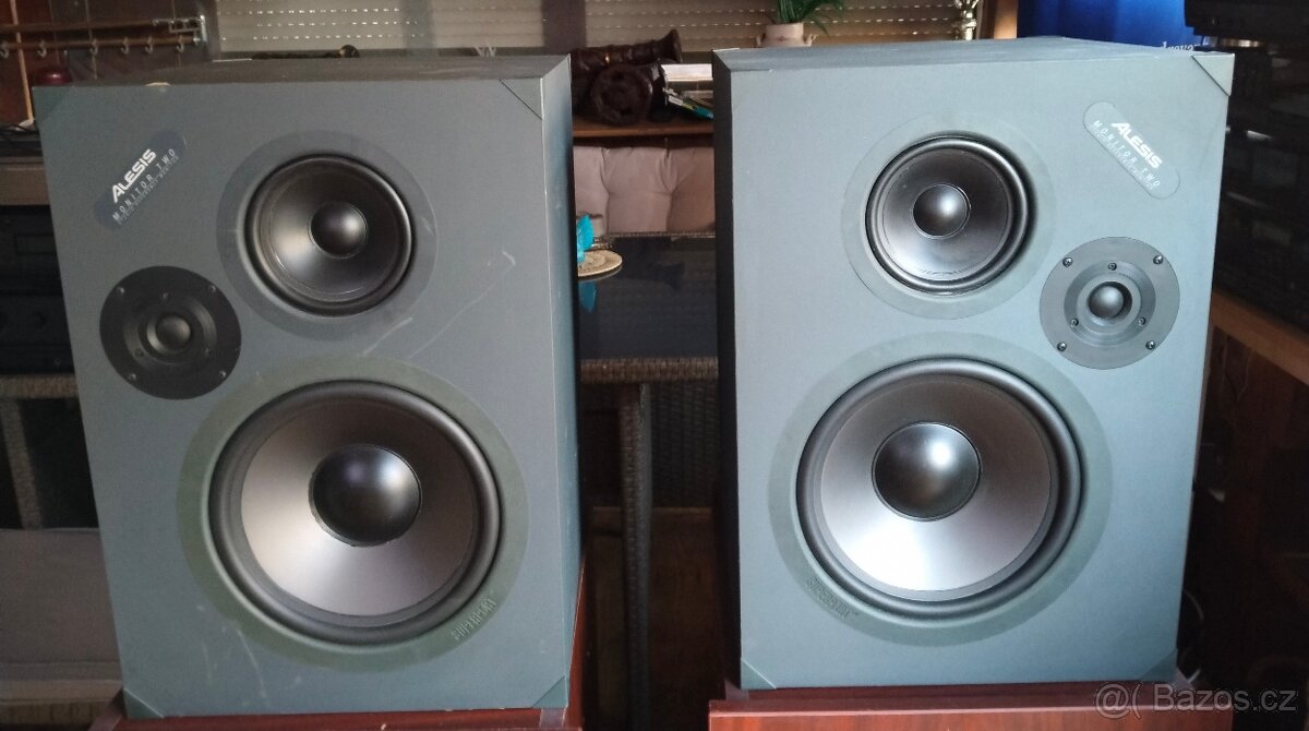 Alesis Monitor Two Studiové středobasové