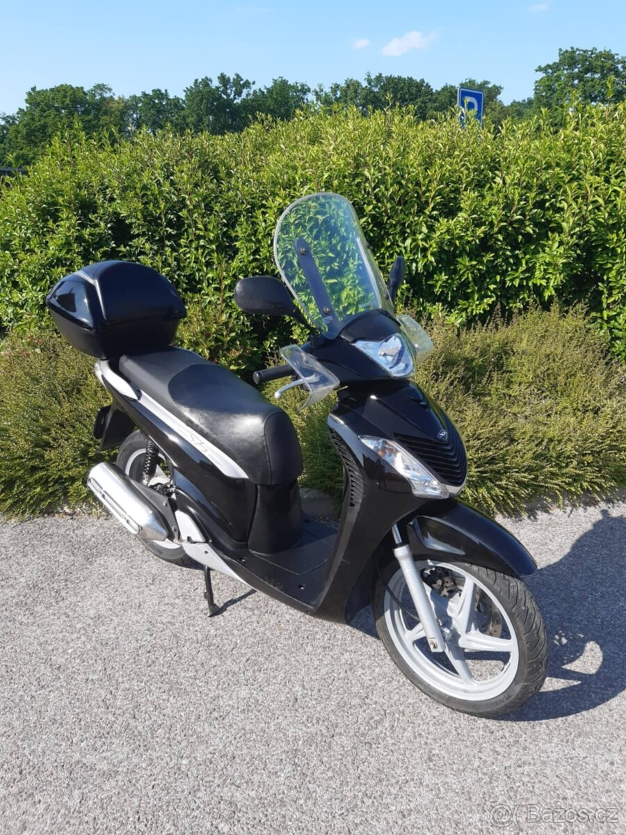 Honda sh 125 rok 2012 -1.Majitel-originál stav