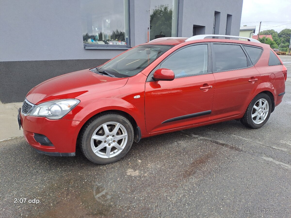 KIA CEED 1.4i combi 66kW r.10 135000km-DOLOŽENO, TAŽNÉ