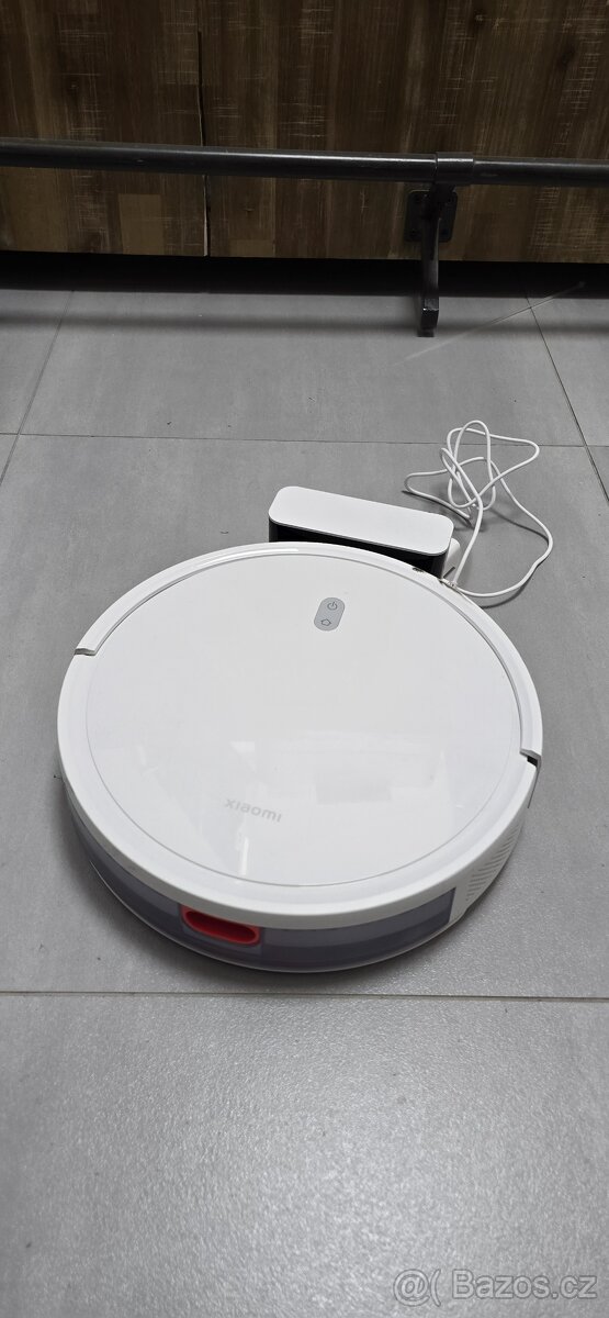 Robotický vysavač Xiaomi s dokovací stanicí