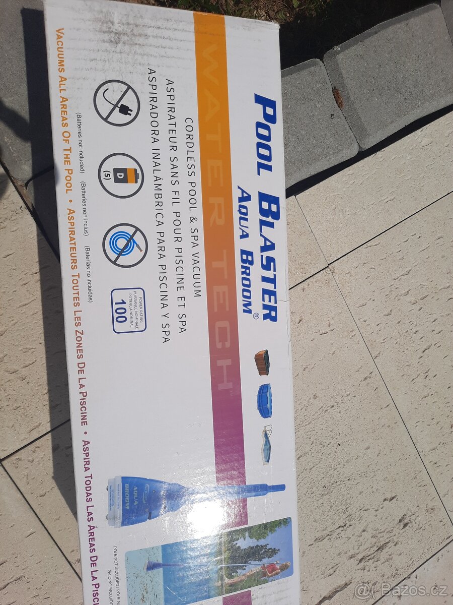 efektivní ruční bazénový vysavač na baterie