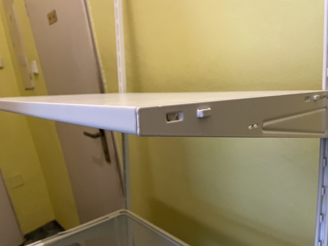 Policový set na stěnu; do Koupelny, Komory , Šatny. Police