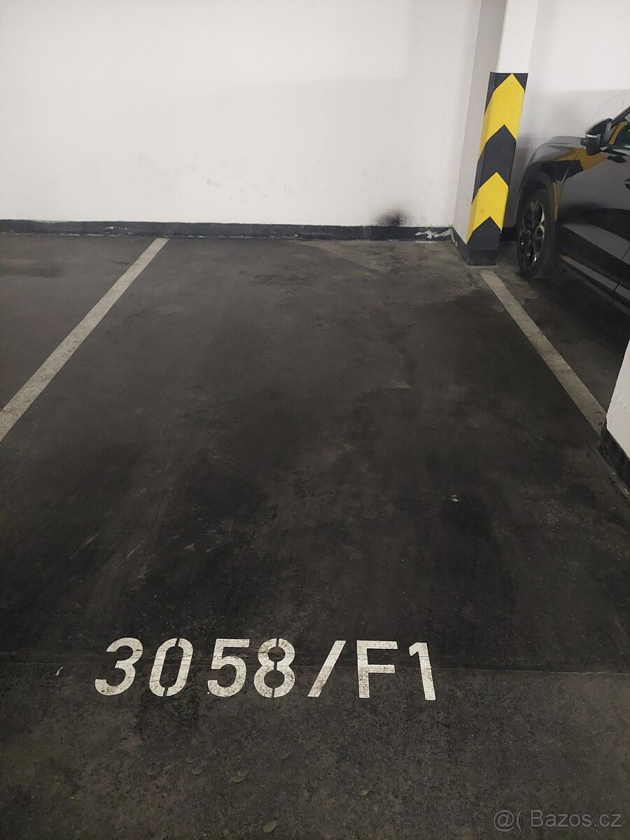 Pronájem garážového stání, Praha 9