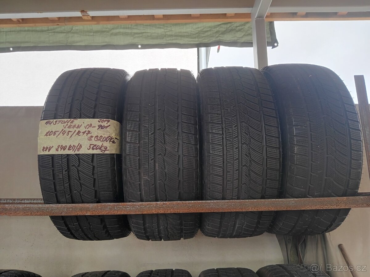 Sada zimních pneu 205/45/17.Austone.