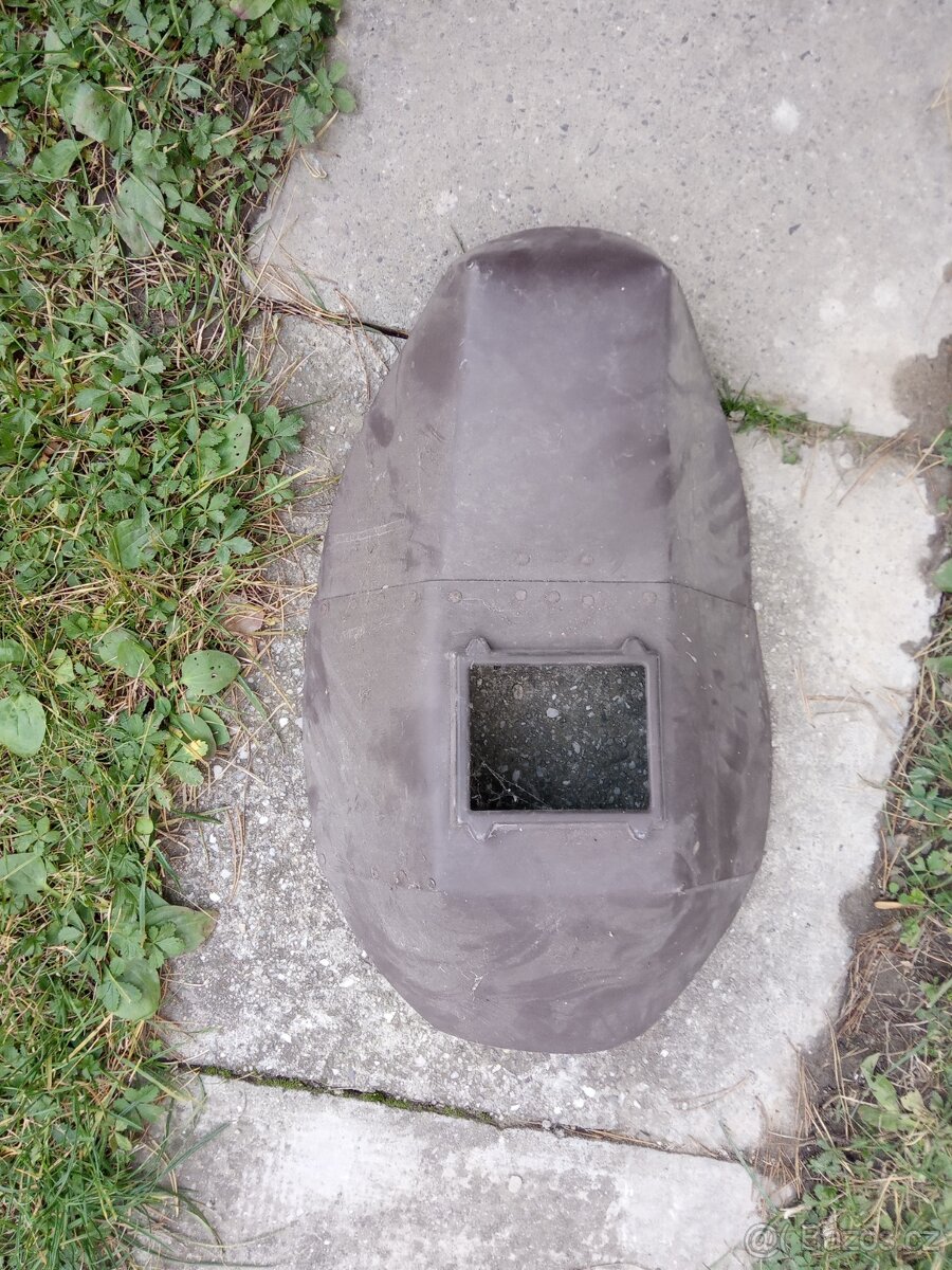 Svářecí kukla, štít