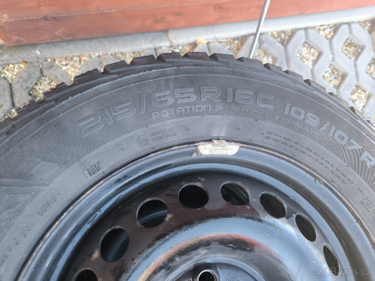 Prodám zimní pneu Nokian WRC3 215/65 R 16 C