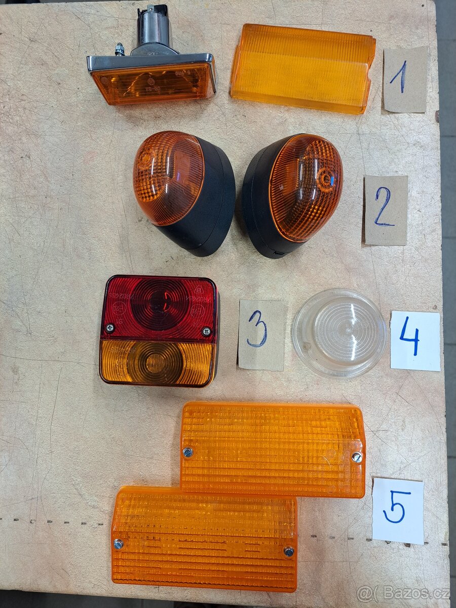 Přední blinkr a kryt,,pozička,koncová lampa.