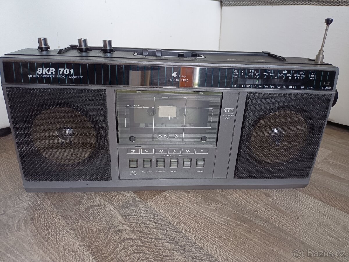 SKR 701 veb Štern rádio gdr radiomagnetofon retro