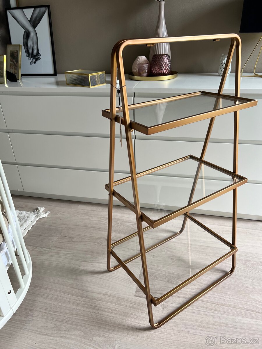 Zlato-měděný regálek