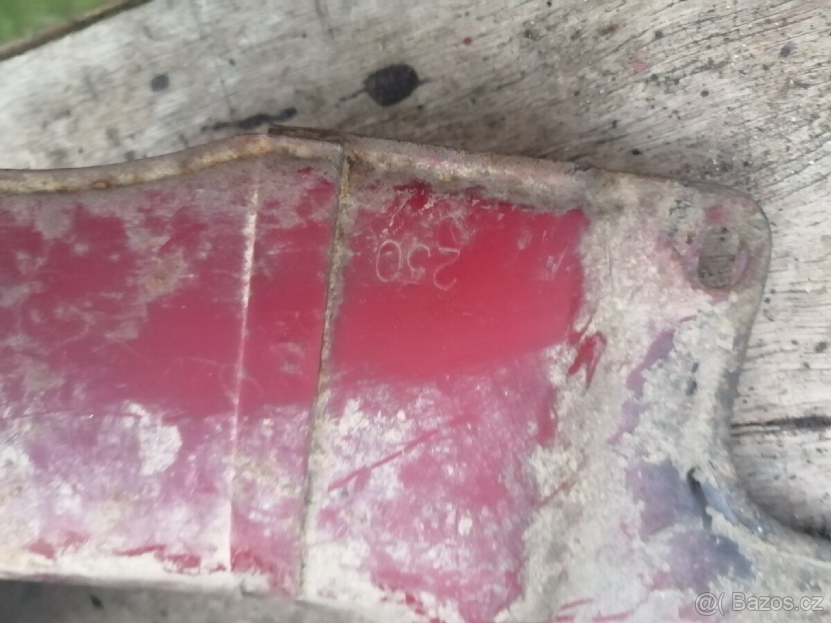 Jawa 250 podsedlové plechy