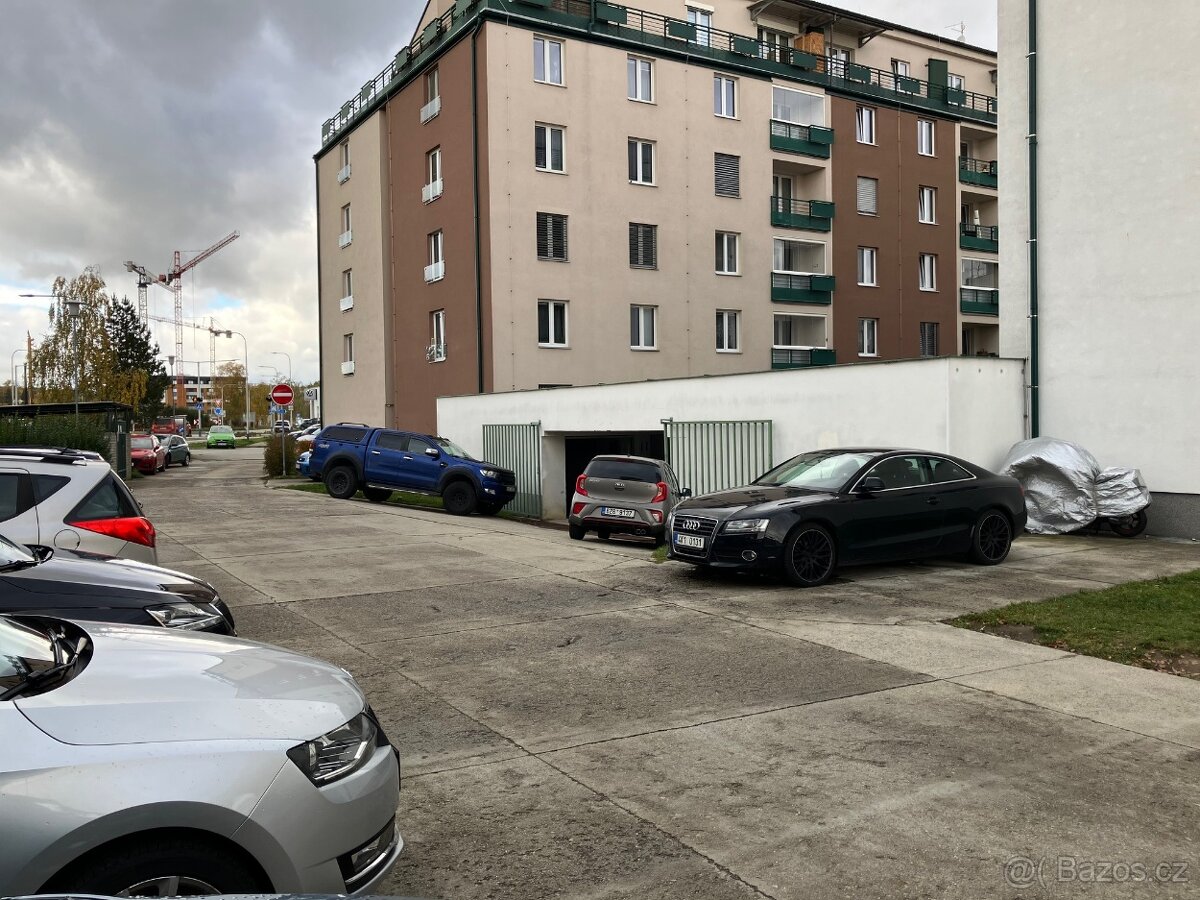 Pronájem garáže ve Větrné ul. (Čtyři Dvory) v Č.Budějovicích