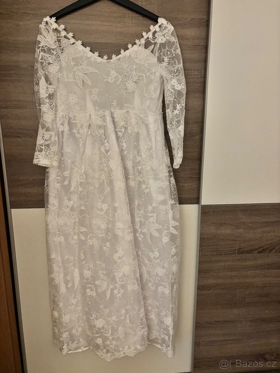 Svatební šaty a kabátky