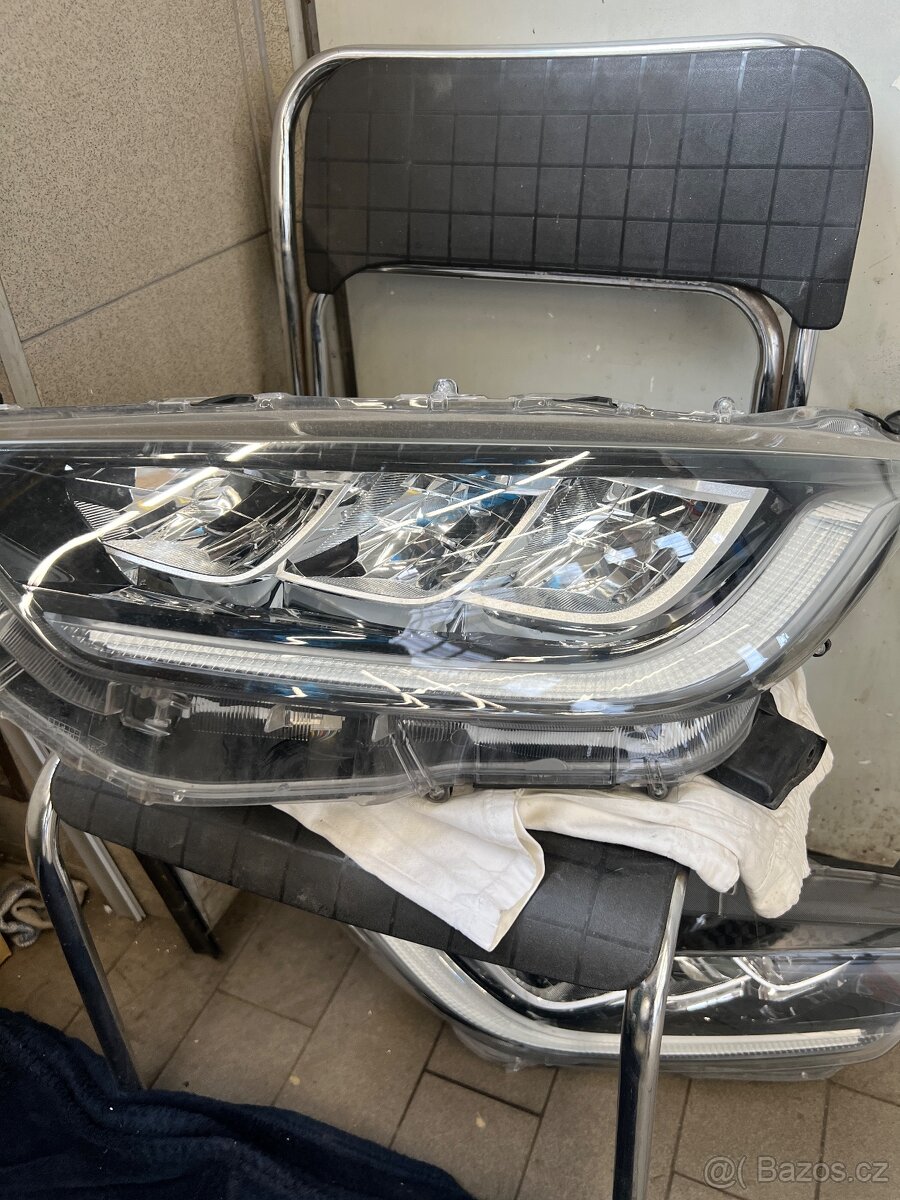 Přední světla Toyota Yaris