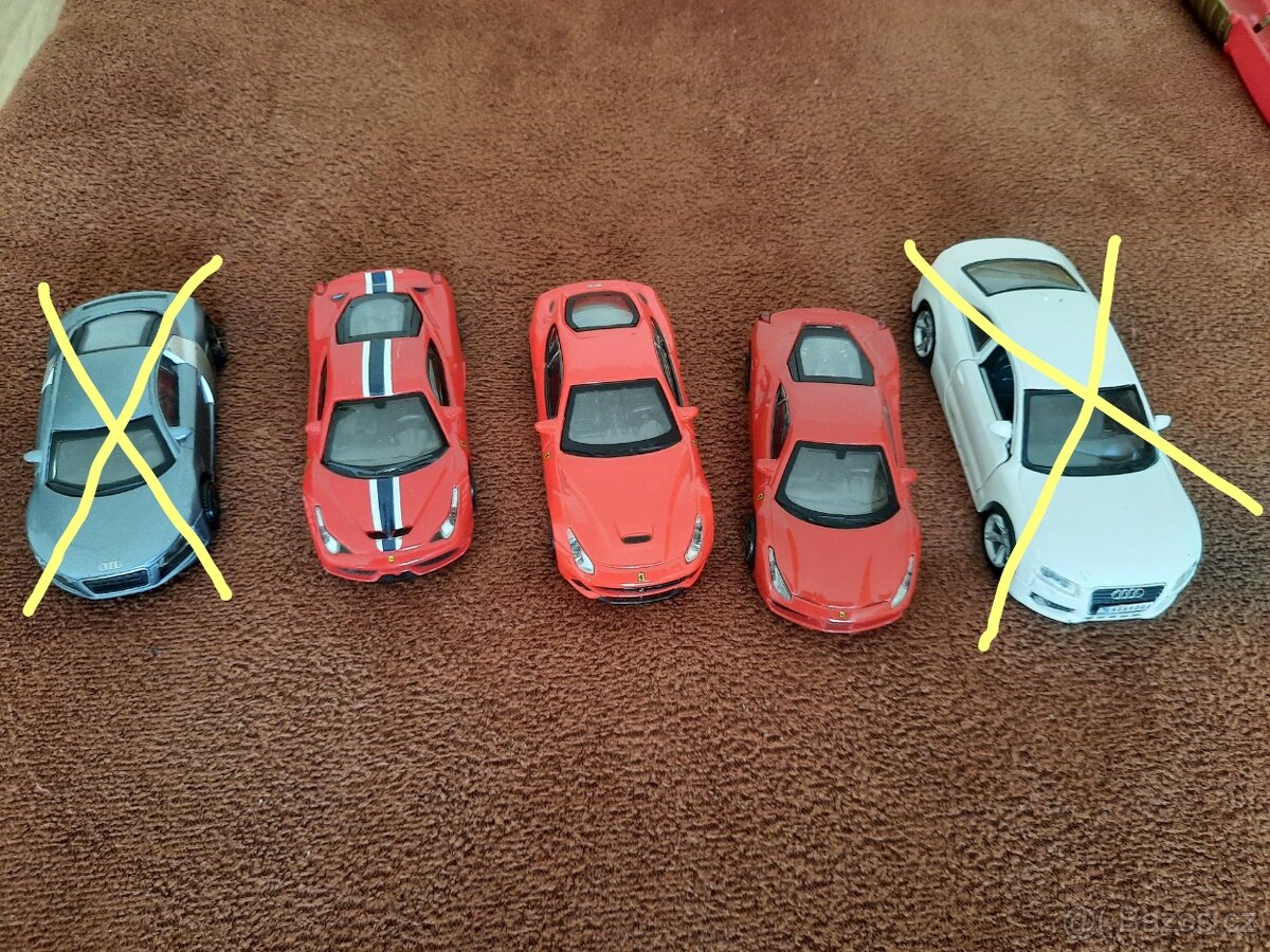 Model autíček Ferrari