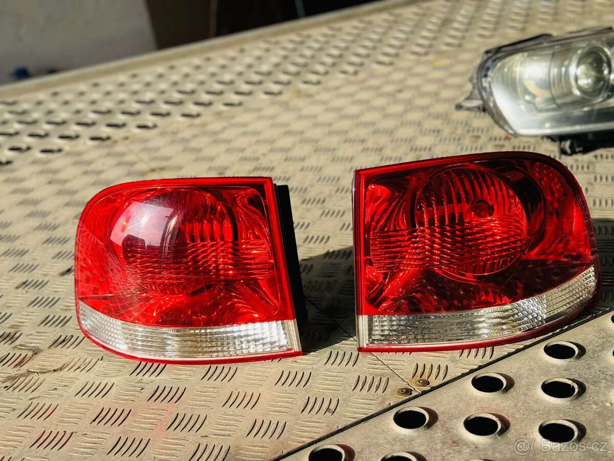 Zadní světlo vnější Volkswagen Touareg (7LA/7L6/7L7) 02-06