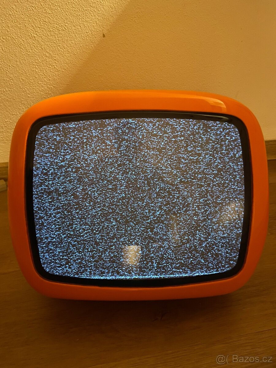 Tv TESLA