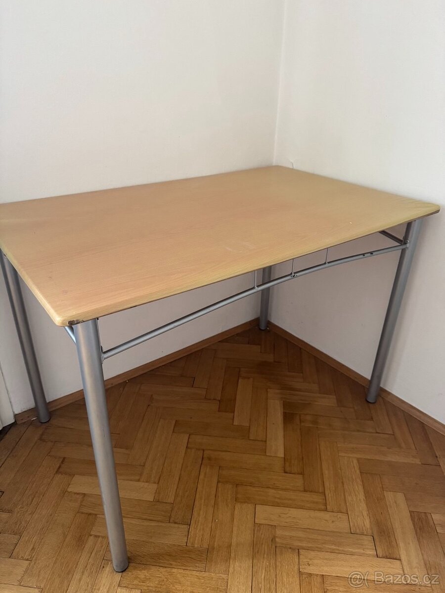 Stůl