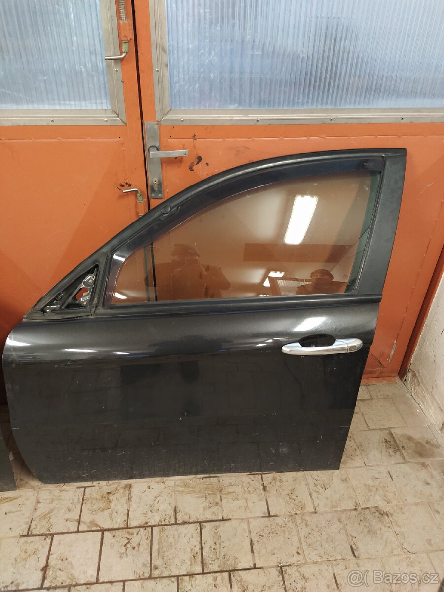Přední dveře Alfa Romeo 147