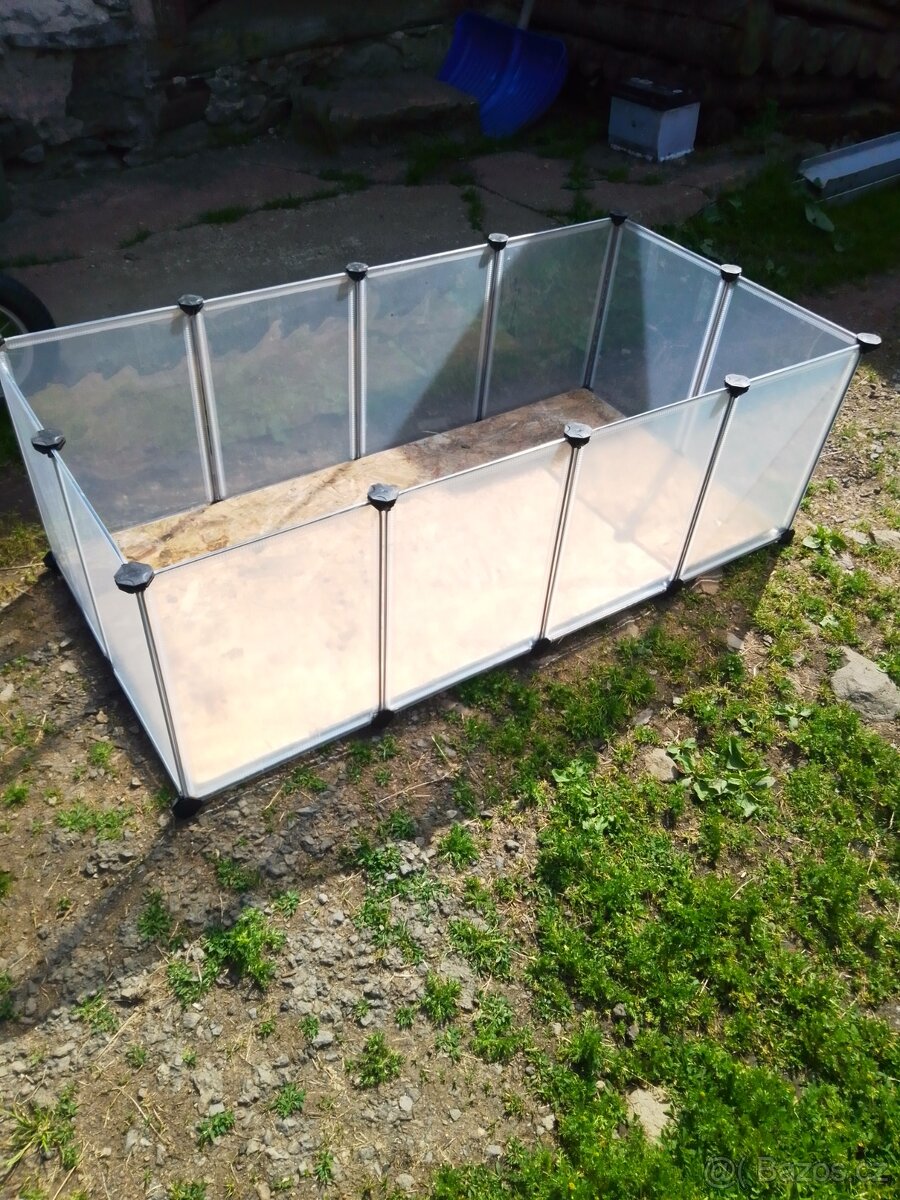 Ohrádka, Výběh