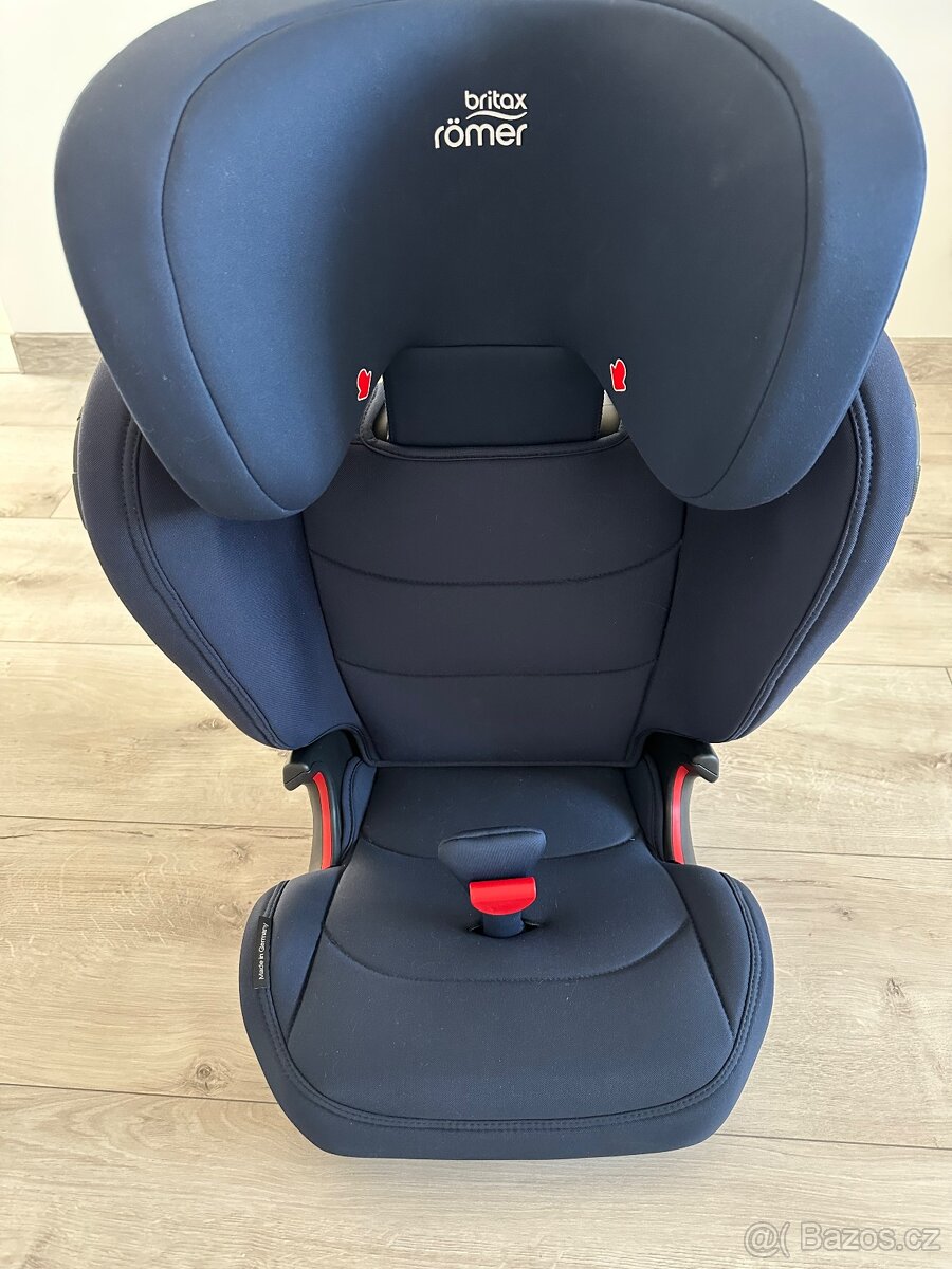 Prakticky úplně nová autosedačka