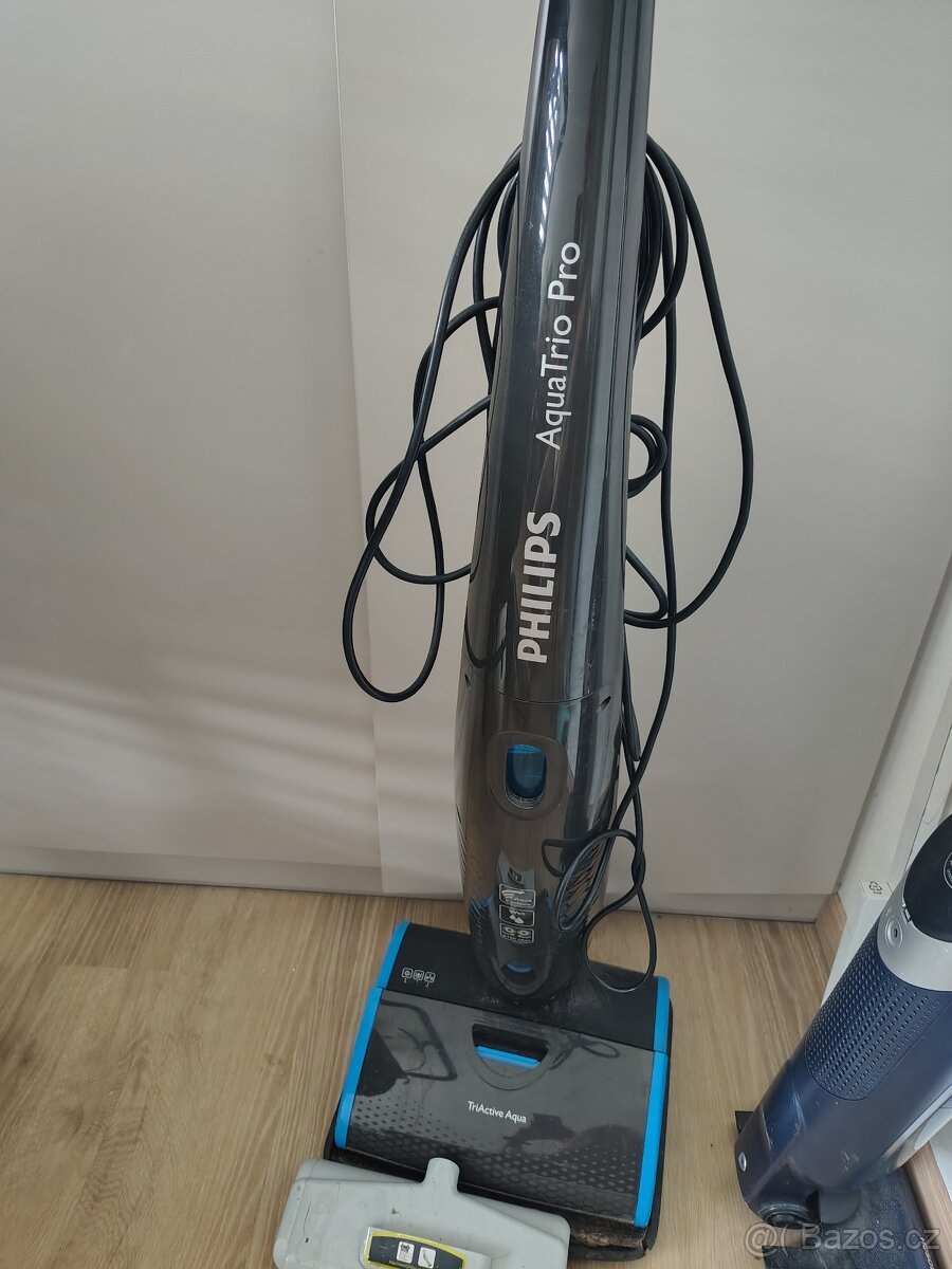 Vysavač Phillips Aquatrio Pro