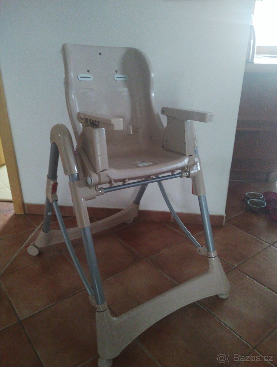 Dětská jídelní židlička