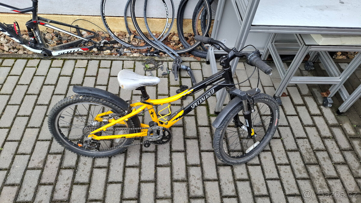 dětské kolo specialized 20