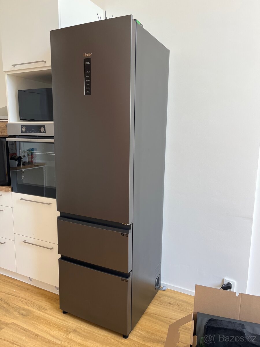 Chladnička s mrazničkou Haier HTW5620CNMP černá/nerez