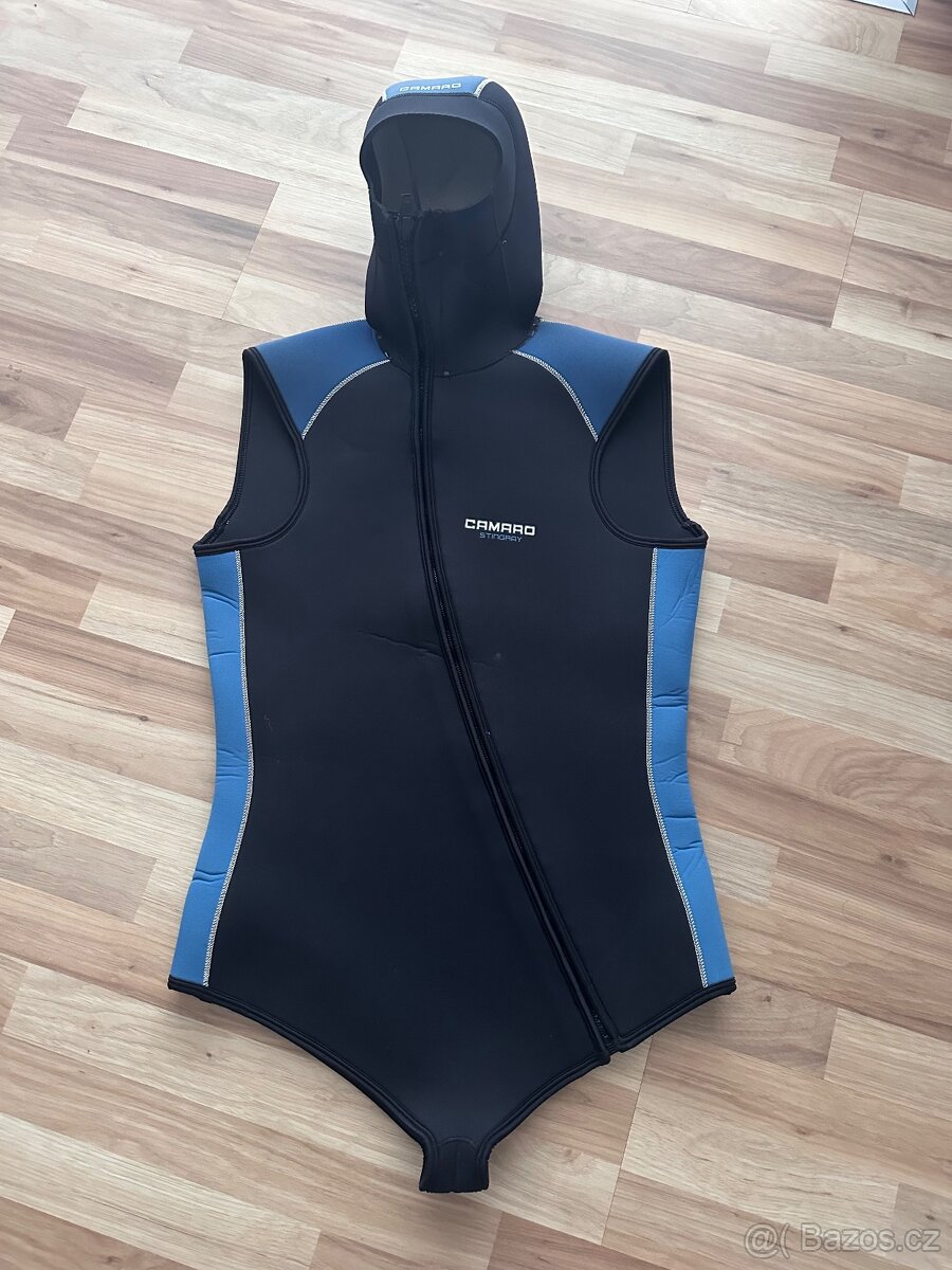 Neoprenový převlečení s kuklou
