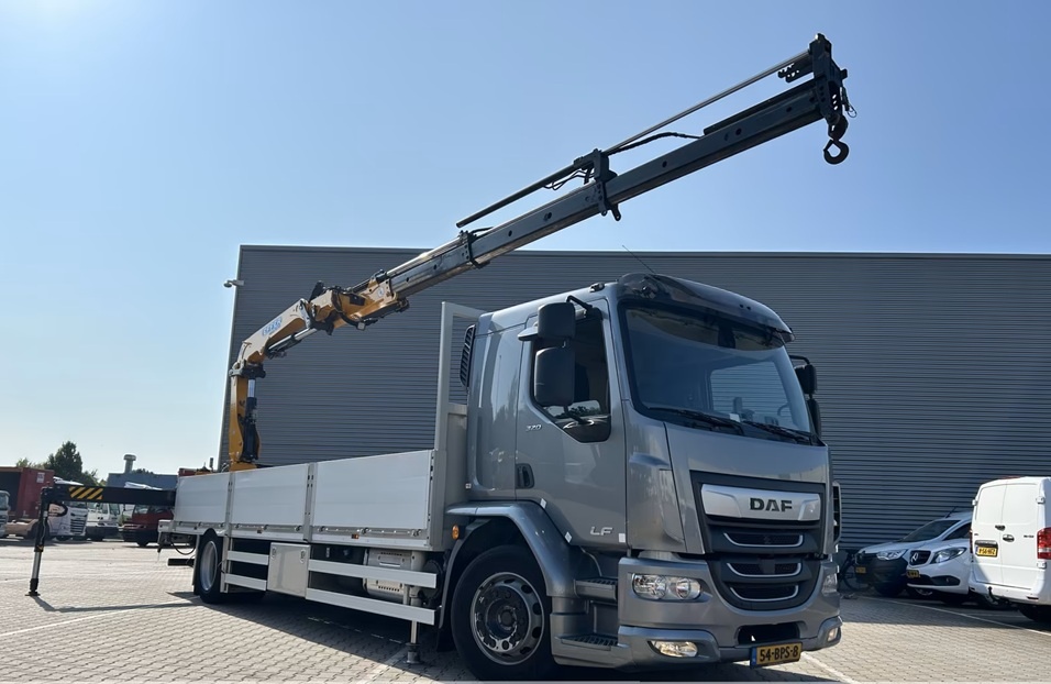DAF LF 320 FA - 4x2 – Valník + HR-Effer 175.2/C3s – EURO 6