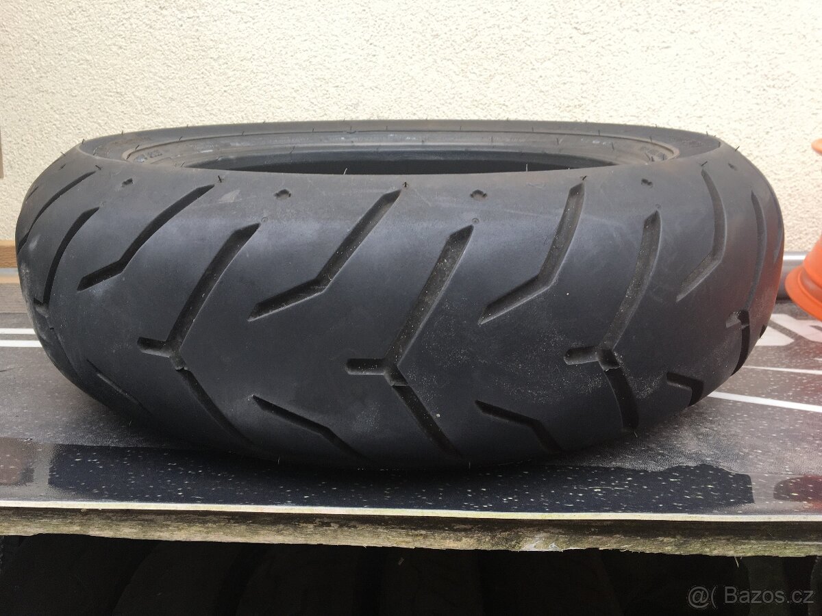 Harley Davidson zadní pneu Dunlop 180/65B16 M/C 81H