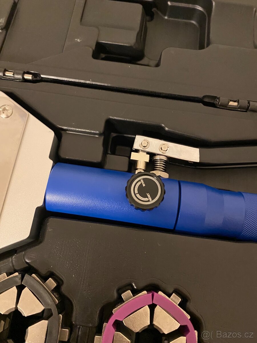 Univerzální hydraulické krimpovací kleště