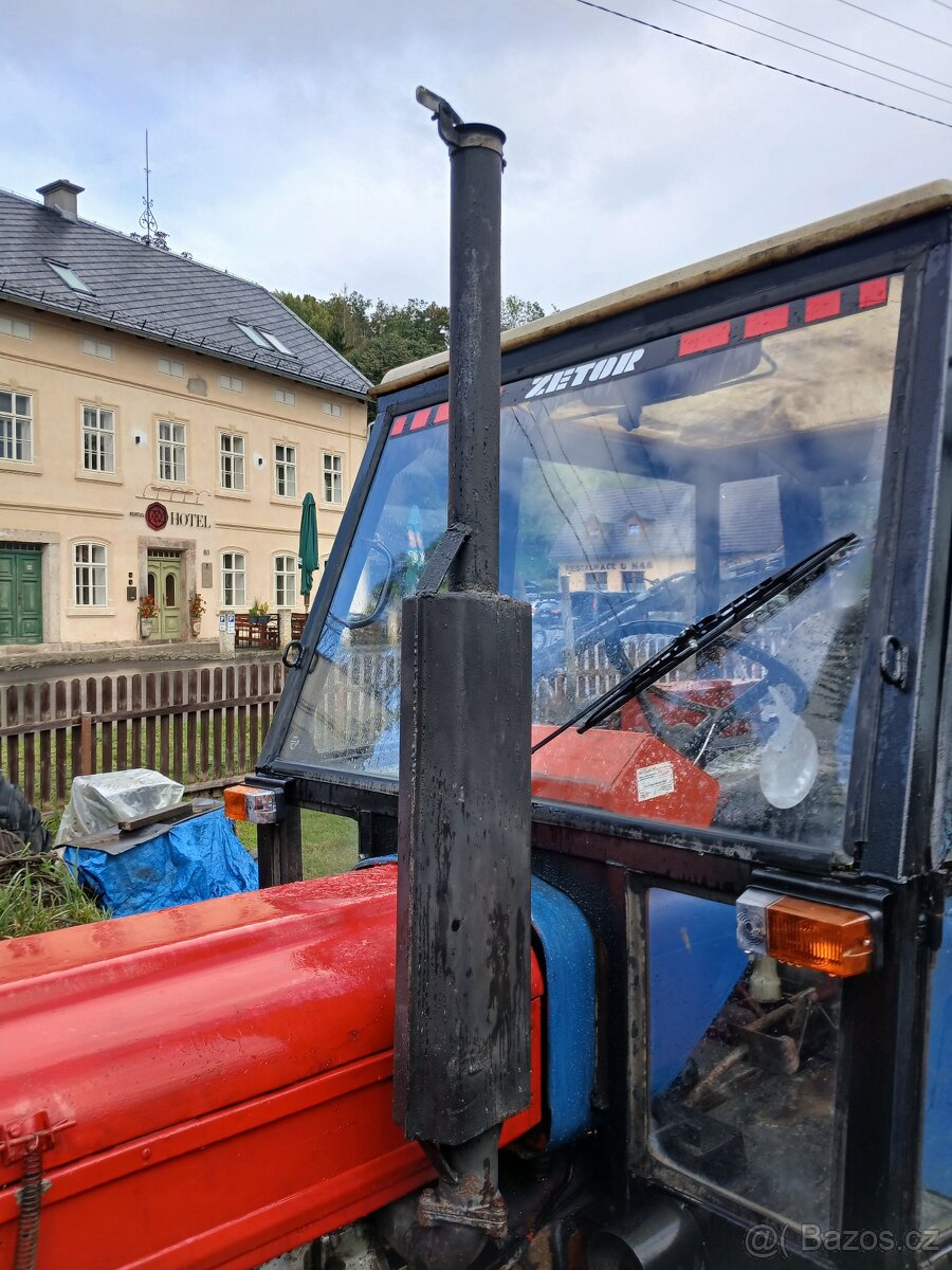 Potrubí s vyfukem zetor 6911