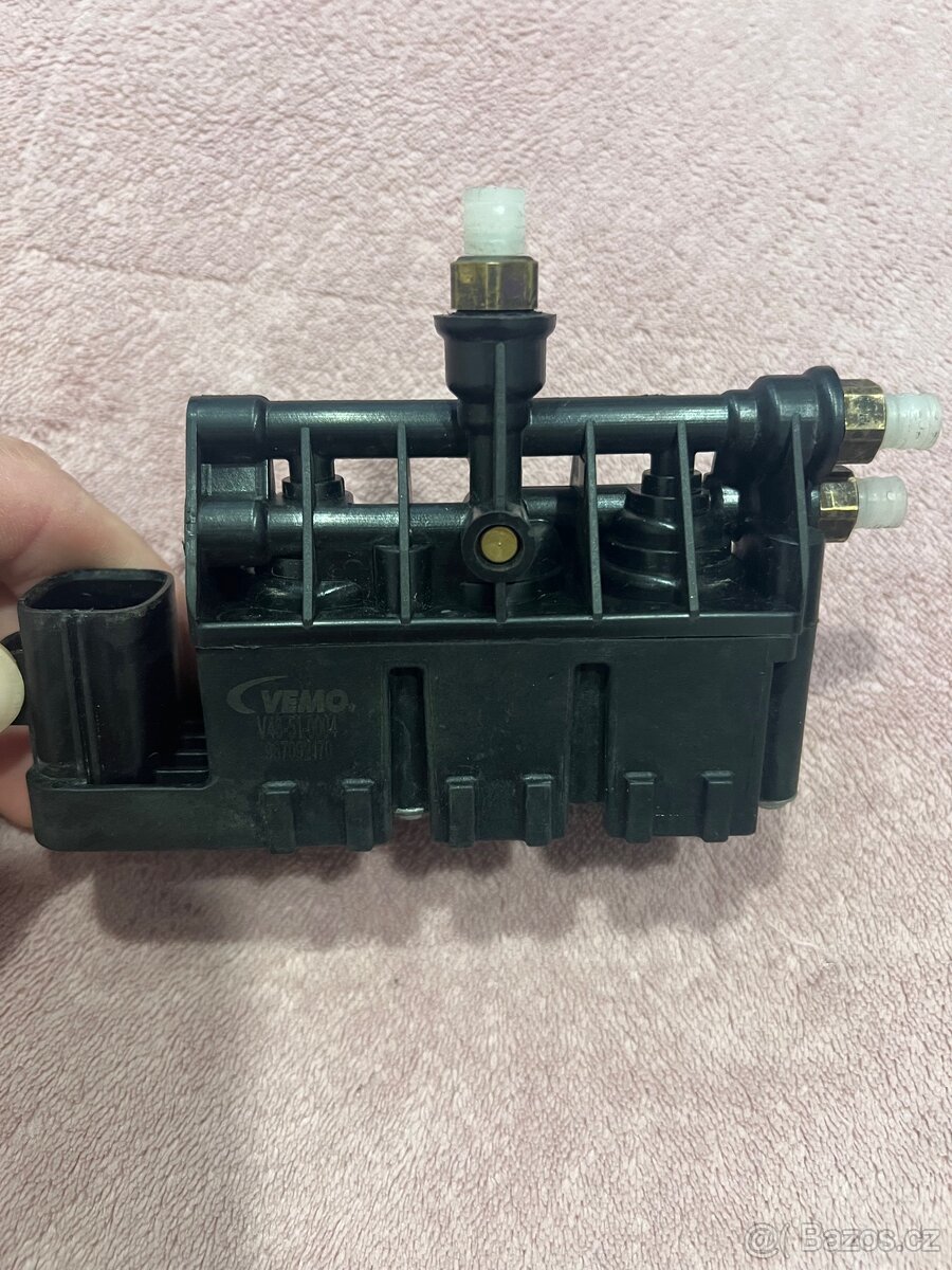 Prodám přední blok pneumatických ventilů