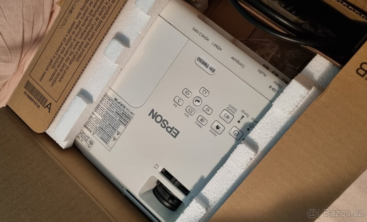 Epson tw-650 , plátno optoma 90" a stativ na projektor