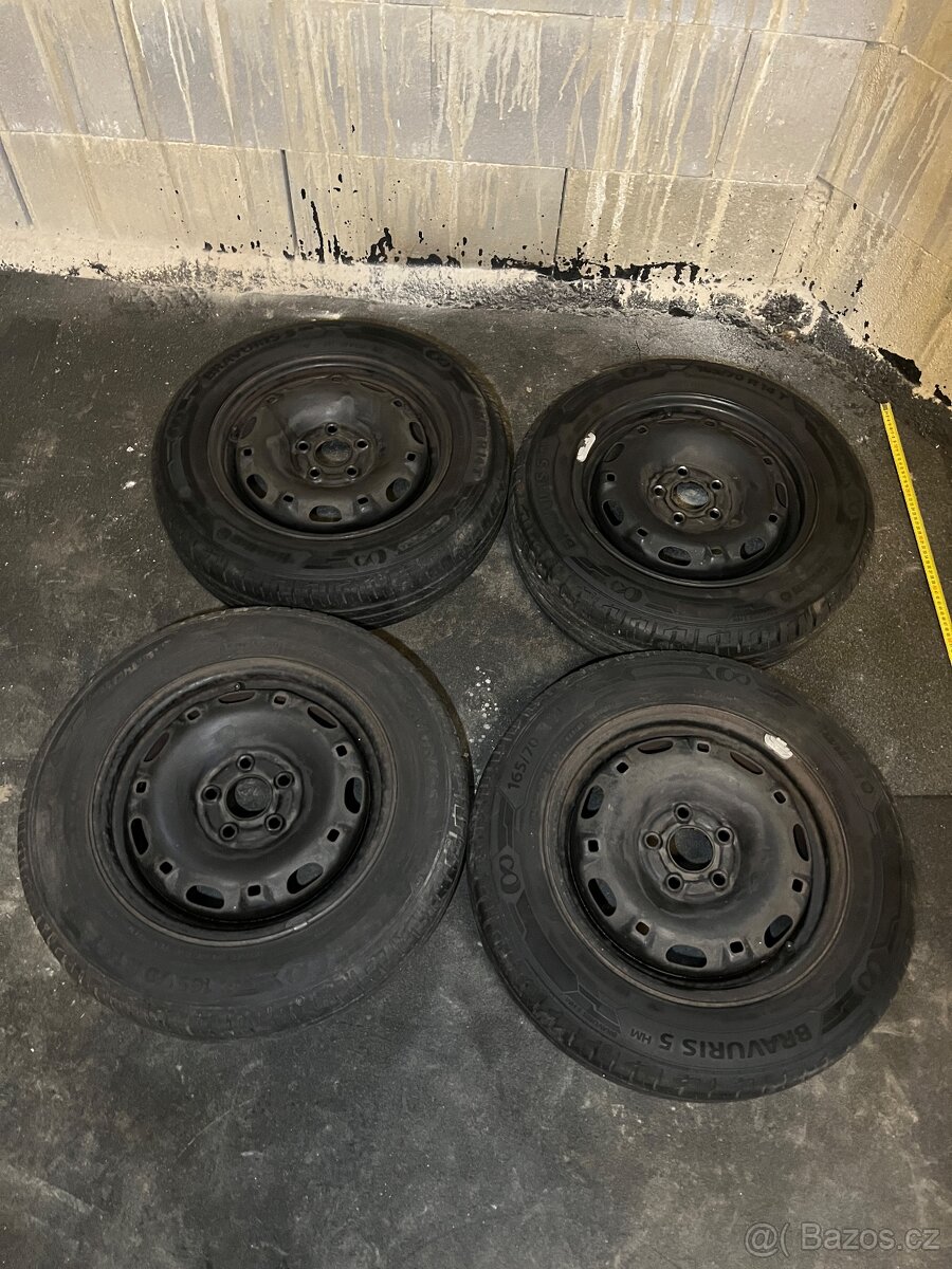 Plechové disky s pneu R14 Kola 5x100 VW