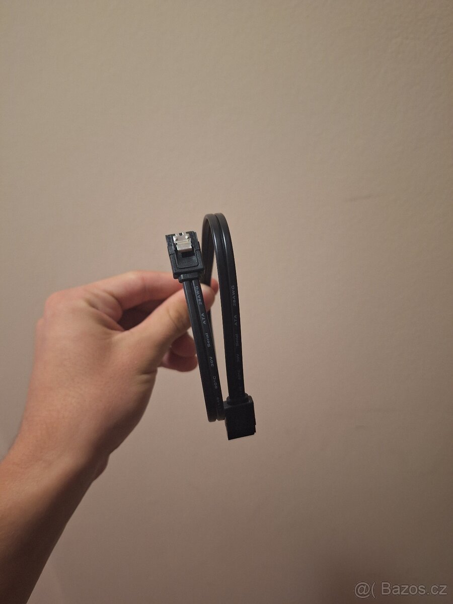 Prodám datový kabel sata