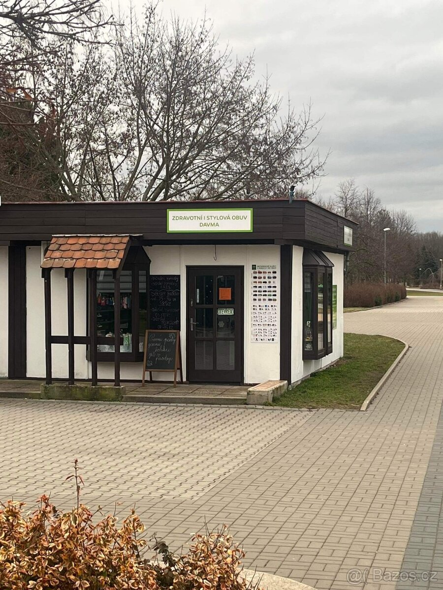 Přenechání zavedeného obchodu s obuví, Pardubice Dubina