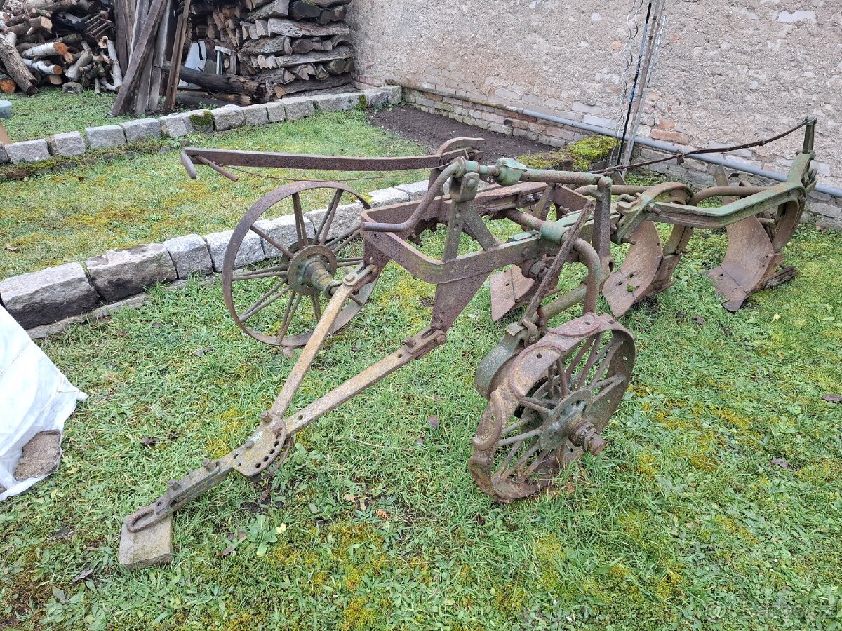 Závěsný pluh Bächer Mars 3x25