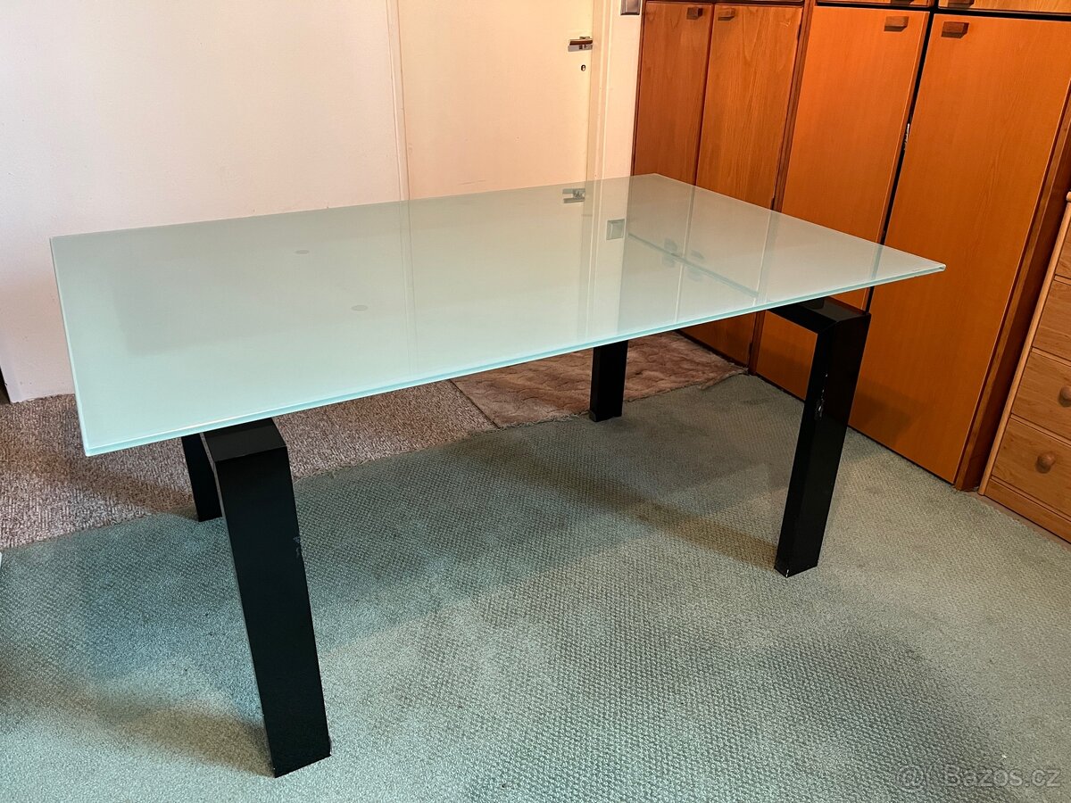 Jídelní stůl Calligaris