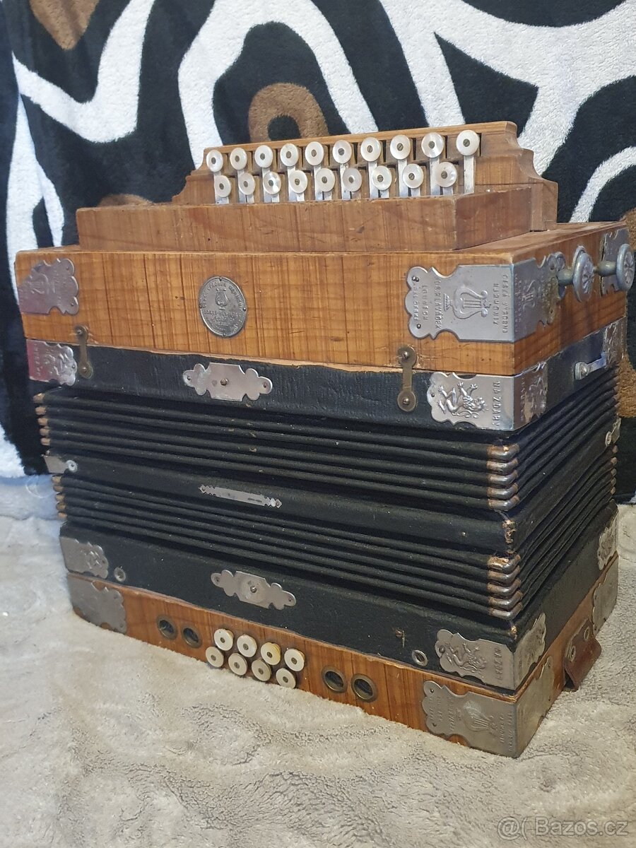 Stará heligonka Hlaváček