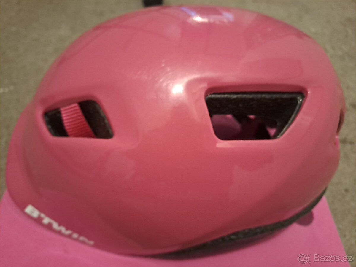 Dětská cyklistická helma BTWIN 500 (velikost S  53-56 cm)