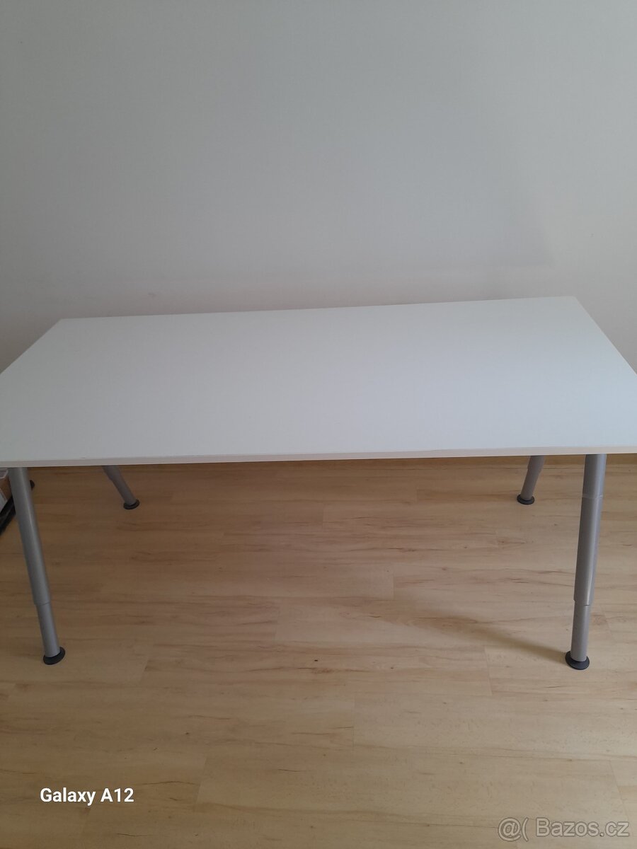Stěhuji se/prodávám - psací stůl