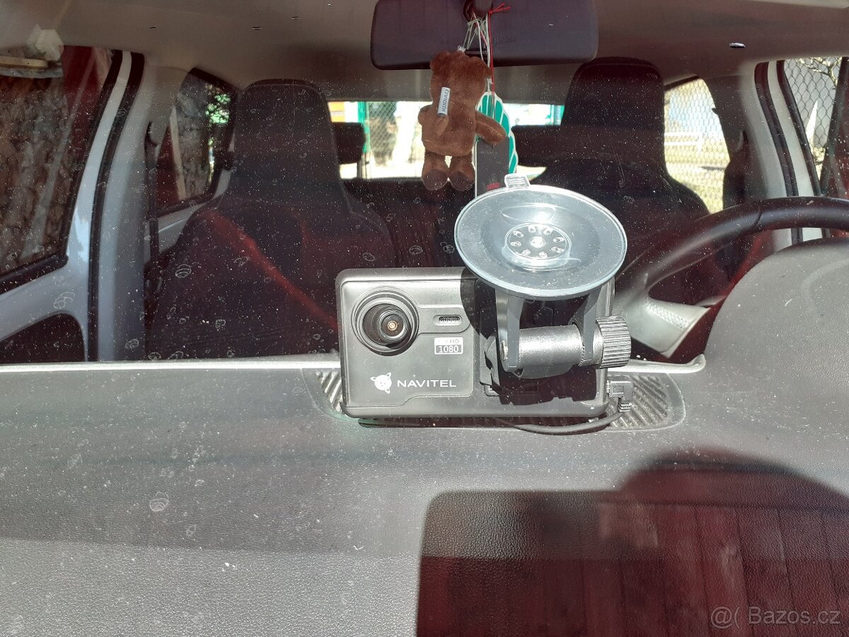 Prodám navigaci s kamerou Navitel