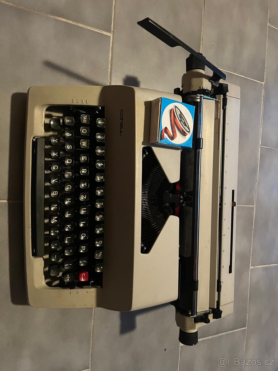 Prodám mechanický psací stroj Consul 2226